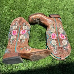 Macie Bean women’s rose garden western boots - broad squared toes